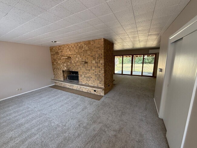 Building Photo - Spacious 2-Bed Home Packed With Comfort and Upgrades