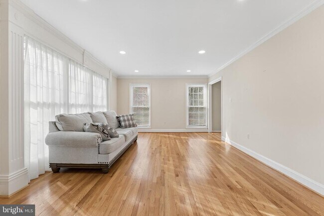 Building Photo - 2302 Tanglevale Dr