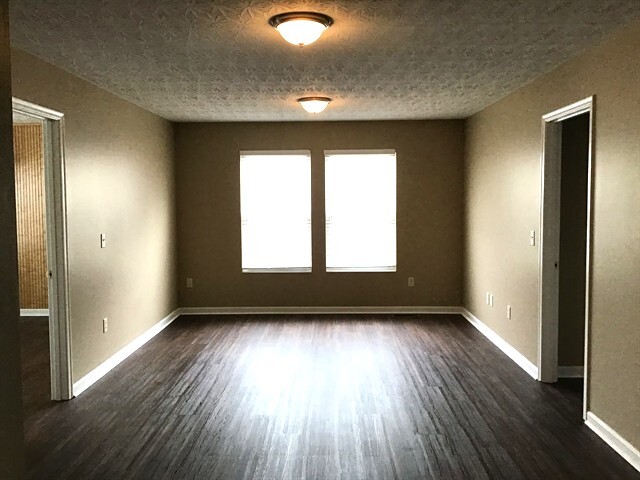 Building Photo - 5557 Windsor Ct