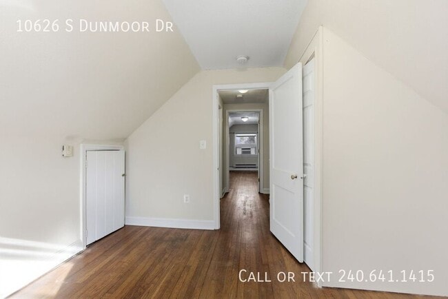 Building Photo - 10626 S Dunmoor Dr