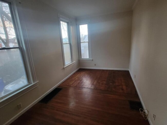 Building Photo - 294 Guy Park Ave