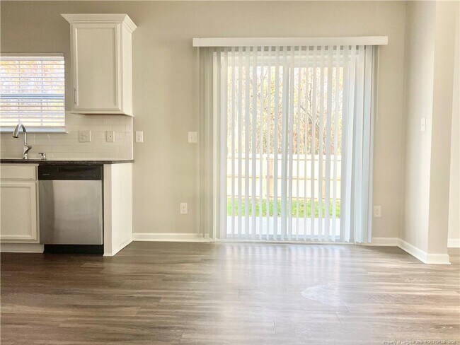 Building Photo - 620 Rose Mallow Dr