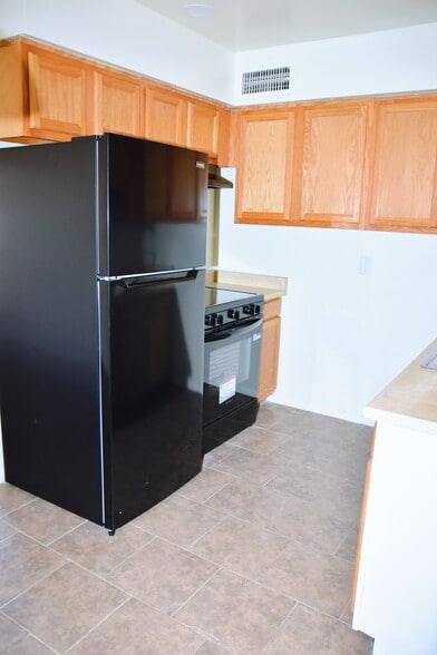 Building Photo - 6605 W Pasadena Ave