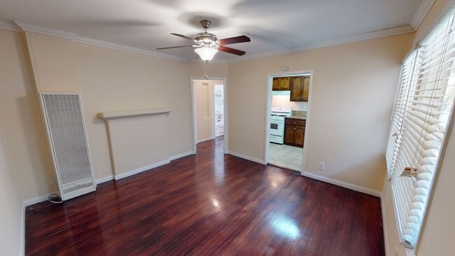 Building Photo - Adams Apartments...Newly Remodeled 1 Bedro...
