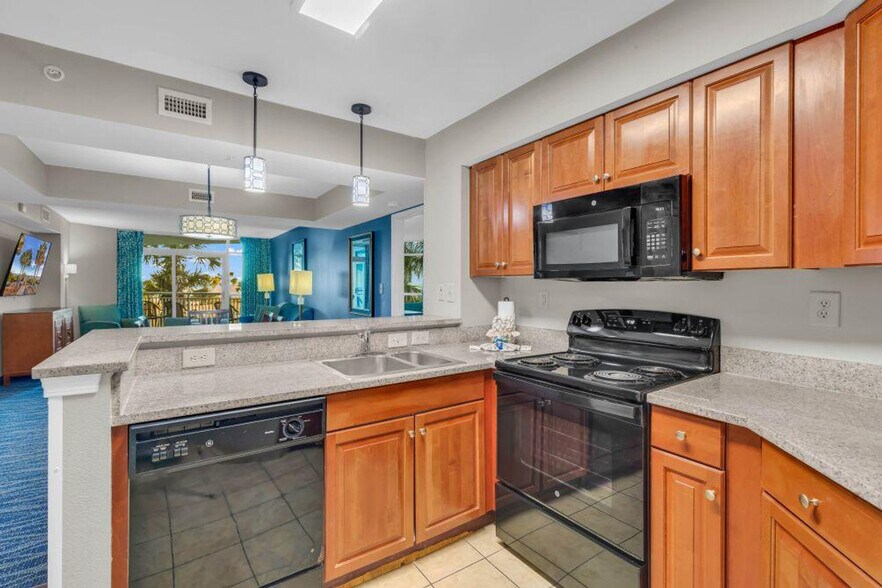 Building Photo - 5200 N Ocean Blvd