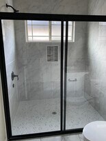 Building Photo - 216 Teak Dr