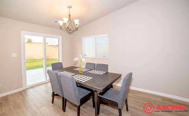 Building Photo - Modern 3 Bed / 2 Bath Home in Bakersfield – Garage + Full Appliance Package