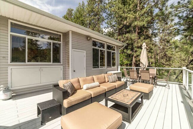 Building Photo - 3228 E Fernan Terrace Dr
