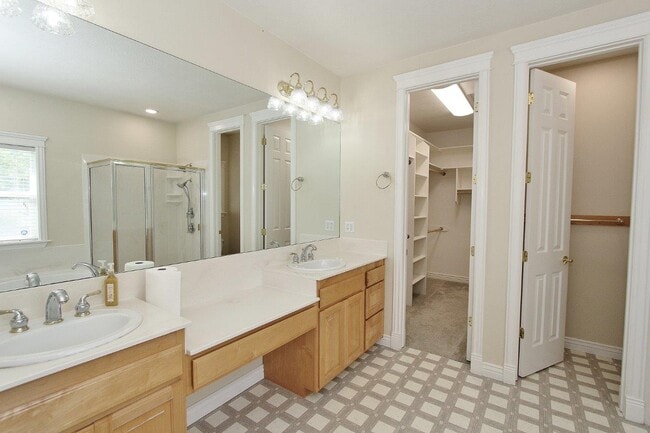 Building Photo - 4109 E Man O War Dr