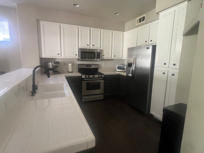 Building Photo - Welcome Home to Your Temecula Retreat!