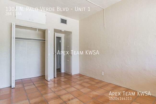 Building Photo - $1125- Lovely 2 Bed / 1 Bath Unit Availabl...