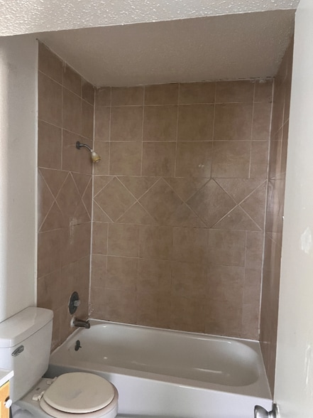 Building Photo - 209 Victor St