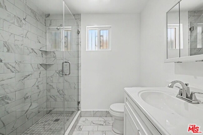 Building Photo - 2153 Glendon Ave