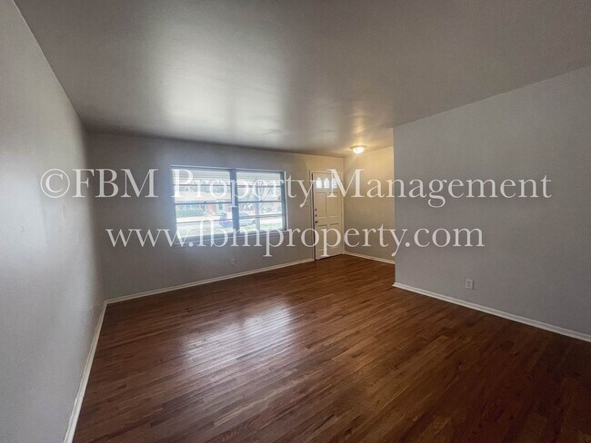 Building Photo - 214 Pensacola Ave