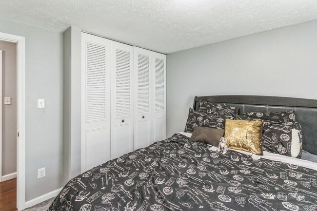 Building Photo - 15337 Edgehill Dr