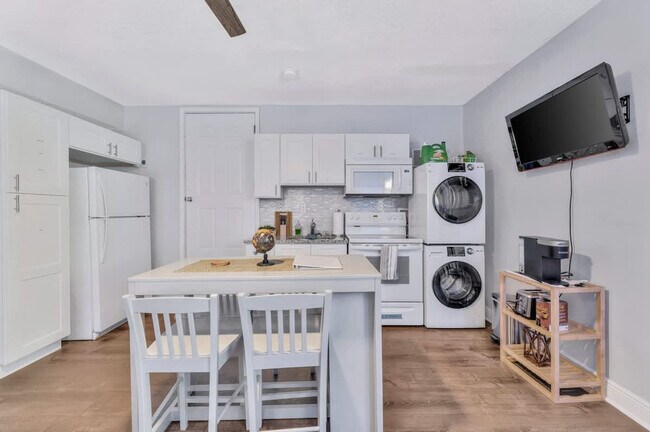 Building Photo - 3317 W St Conrad St