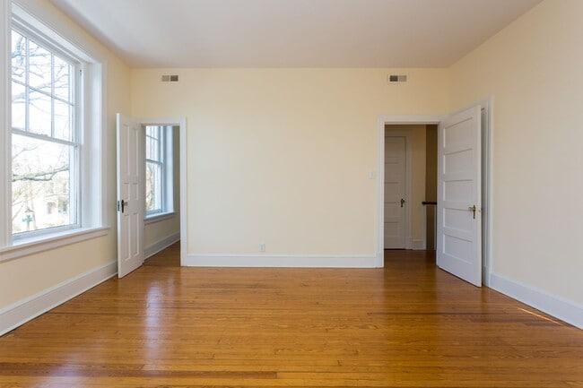 Building Photo - 412 W Marshall St