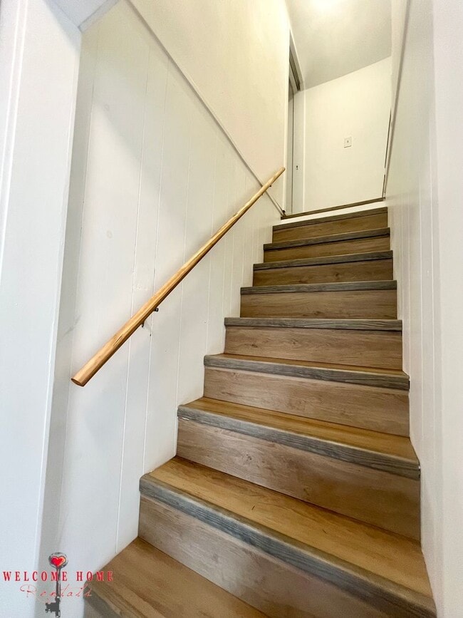 Building Photo - 4 bedroom home with air conditioning - Great location!!!  HUGE basement for your man cave or she ...