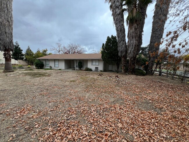 Primary Photo - Incredibly rare Brentwood rental opportuni...