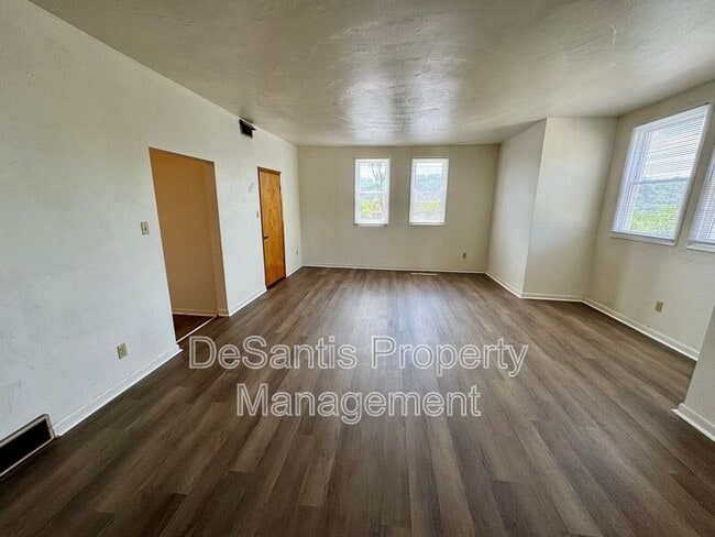 Building Photo - 212 N Highland Ave