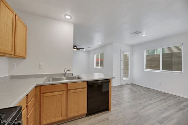 Building Photo - 9249 Nerone Ave