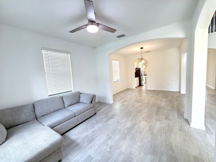 Building Photo - 11305 Shady Blossom Dr