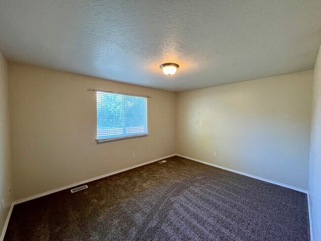 Building Photo - 16426 N Asbury Dr