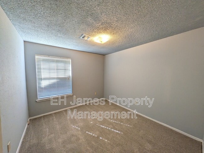 Building Photo - 3920 S 125th E Ave