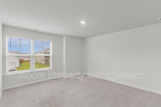 Building Photo - 502 Lk Rdg Blvd