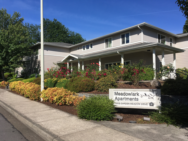 Building Photo - Meadowlark Apartments