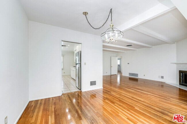 Building Photo - 11889 Tiara St