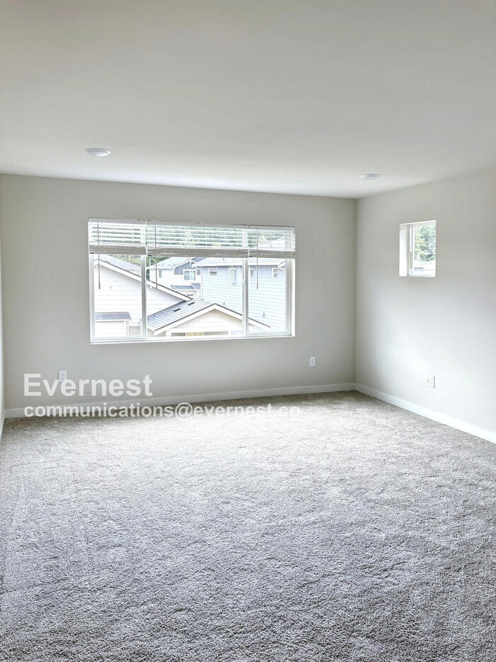 Building Photo - 18020 133rd Ave E