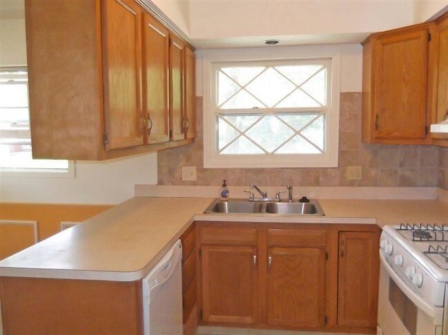 Building Photo - 2725 Brandywine Dr