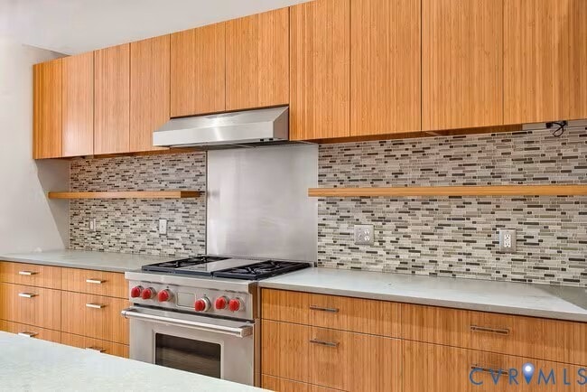 Building Photo - 105 E Broad St