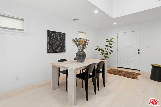 Building Photo - 961 Marco Pl