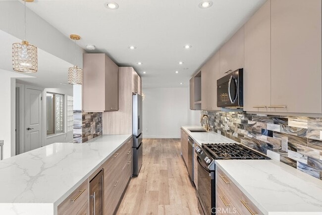 Building Photo - 21751 Ocean Vista Dr