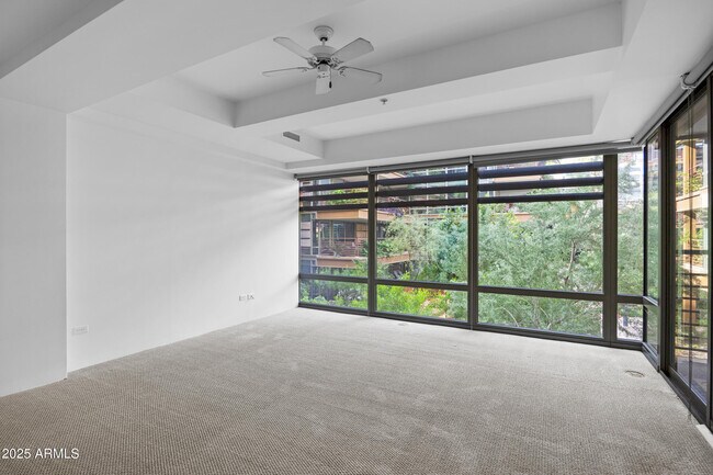 Building Photo - 7137 E Rancho Vista Dr