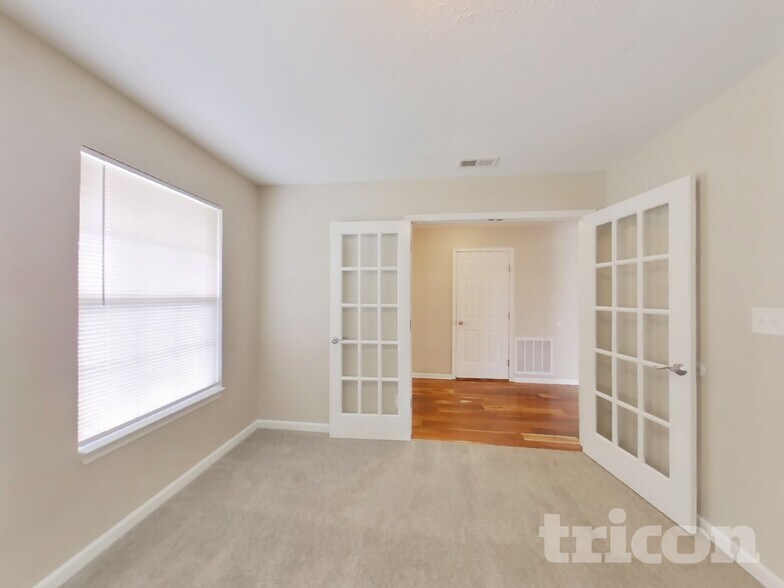Building Photo - 7650 Lara Lee Dr
