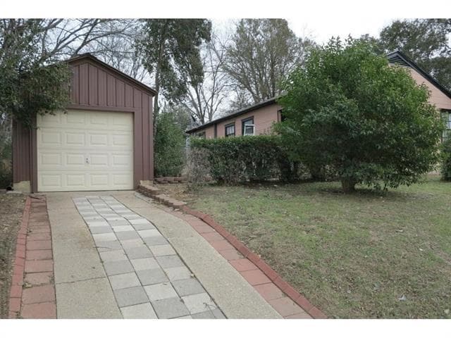 Building Photo - 7428 Gaston Ave