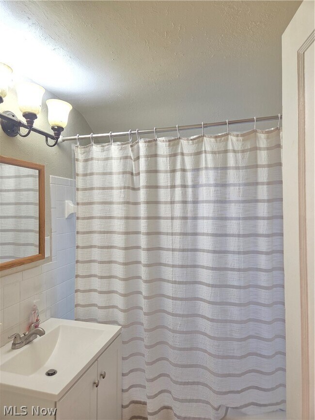 Building Photo - 21711 S Lake Shore