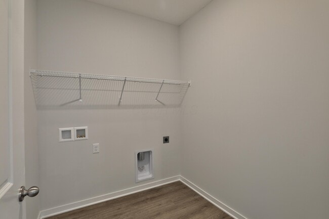 Building Photo - 738 Maria Dr