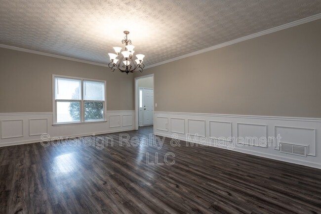 Building Photo - 3213 Southridge