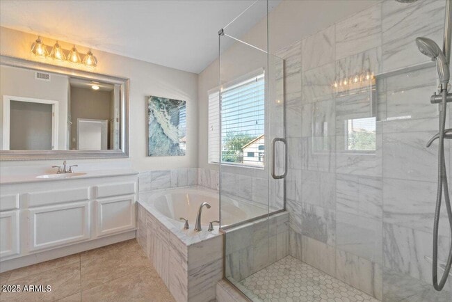 Building Photo - 9416 E Sutton Dr