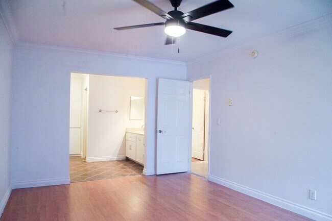 Building Photo - 7777 W 91st St