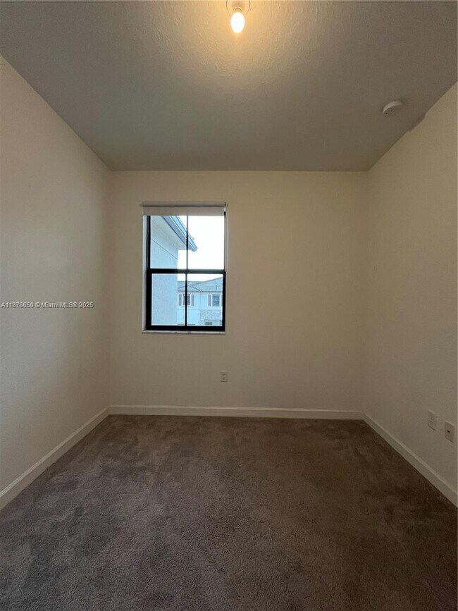 Building Photo - 10247 SW 231st Ln