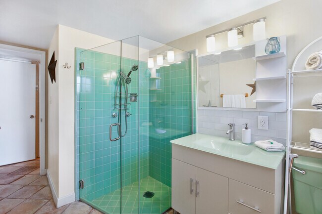 Building Photo - 4385 E Pso Caroleta