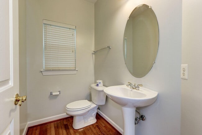 Building Photo - 2705 Mae Wade Ave