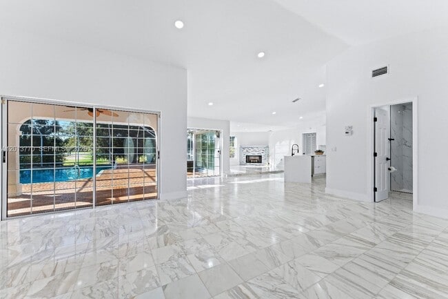 Building Photo - 1703 Golfside Village Dr