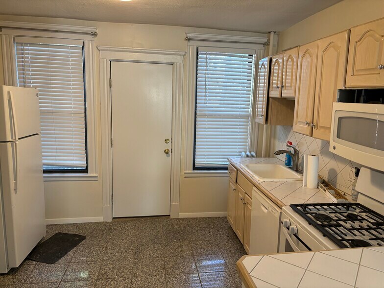 Primary Photo - 6 Bellvista Rd