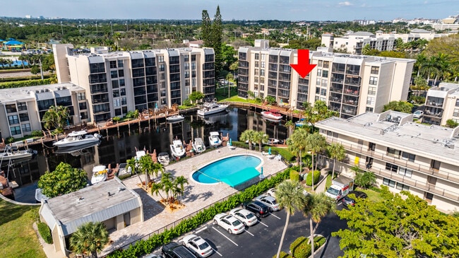 Building Photo - 3 Royal Palm Way